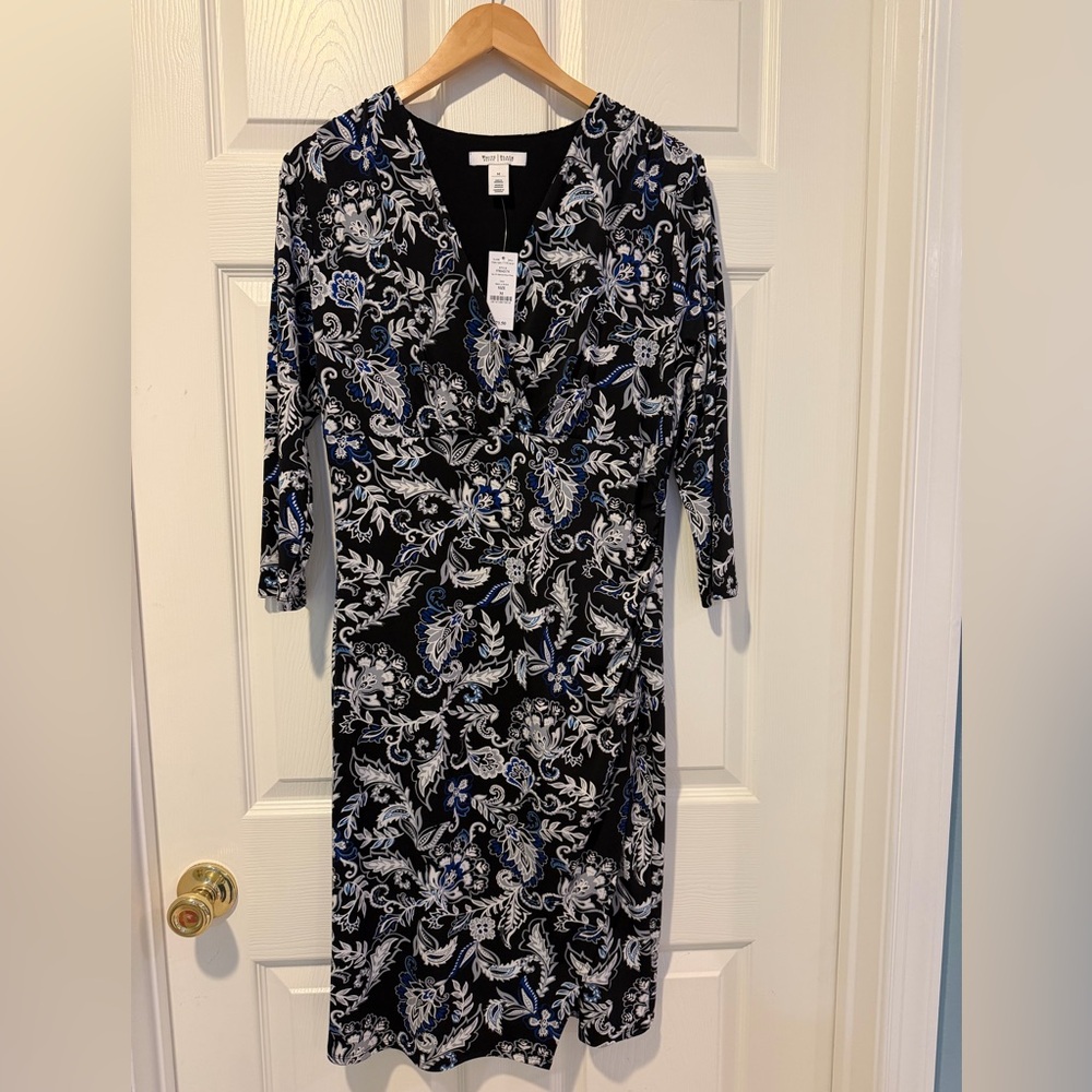 Black and Blue Patterned Faux Wrap Dress Size Medium Cinched Waist V Neck